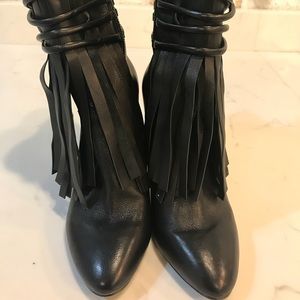 Black leather Bootie